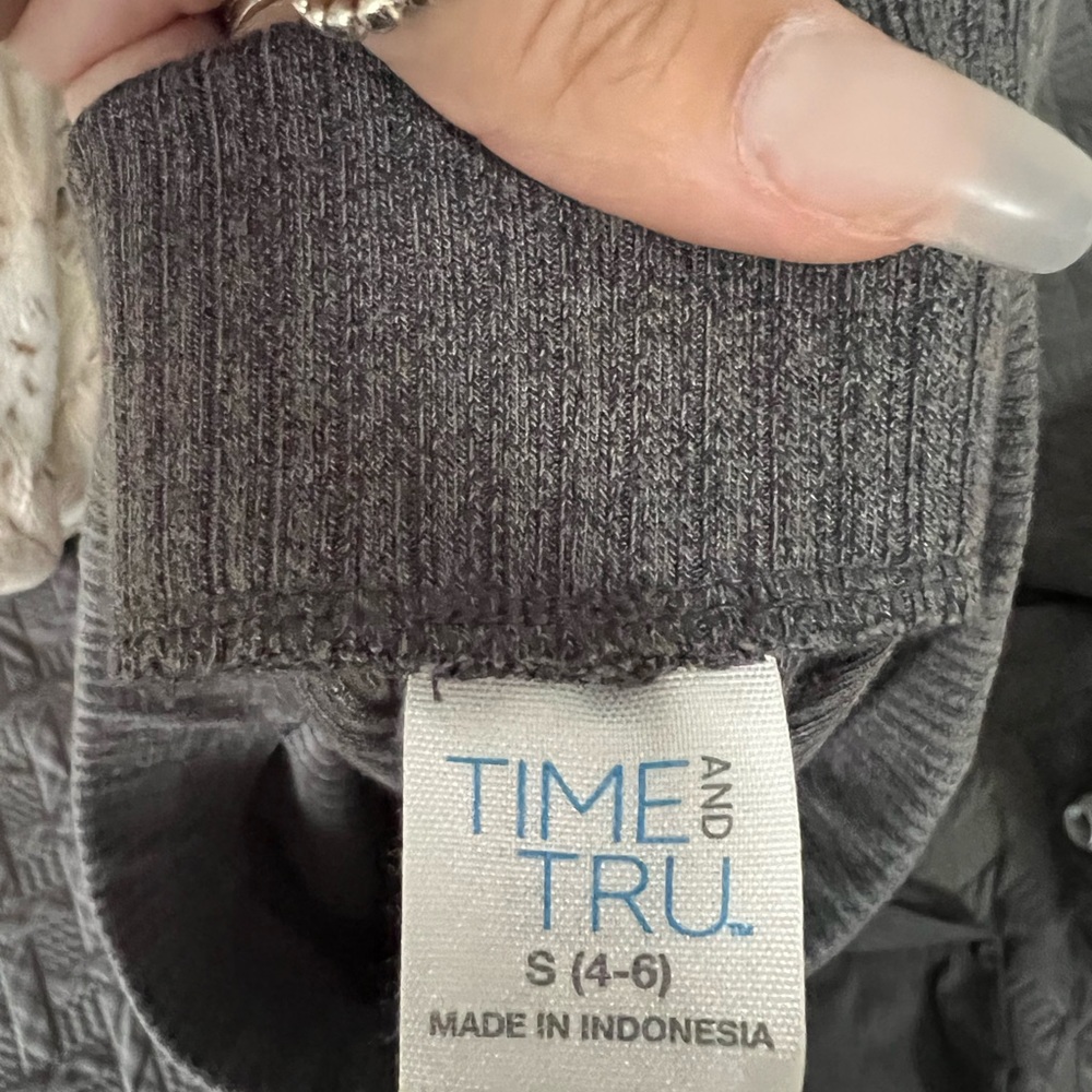 Long pants - Picture 2 of 2